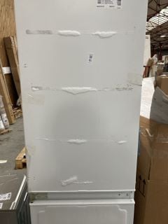 Lot 85  
            Marchington SR18 - Delivery or Collection 

                
SAMSUNG BRB80F26ADSO FRIDGE FREEZER IN WHITE: LOCATION - A5