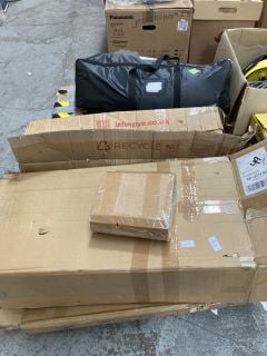 Lot 94  
            Marchington SR18 - Delivery or Collection 

                
PALLET OF ASSORTED ITEMS TO INCLUDE BATHROOM CABINET IN WHITE: LOCATION - A5 (KER...