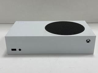 Lot 128  
            Marchington - Parcel Delivery Only 

                
MICROSOFT XBOX SERIES S 512GB GAMES CONSOLE IN ROBOT WHITE: MODEL NO 1883 (WITH H...