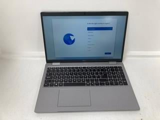 Lot 82  
            Marchington - Parcel Delivery Only 

                
DELL LATITUDE 5520 256GB LAPTOP IN SILVER. (WITH POWER CABLE). INTEL (R) CORE (TM...