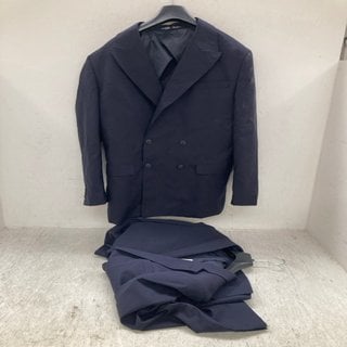 Lot 1010  
            Marchington SR12 - Parcel Delivery Only 

                
SELECTED HOMME NAVY BLUE BLAZER - SIZE UK 38R - ORIGINAL RRP £110 TO INCLUDE SELE...