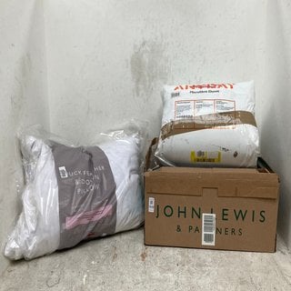 Lot 1039  
            Marchington SR12 - Parcel Delivery Only 

                
QTY OF ASSORTED JOHN LEWIS & PARTNERS HOUSEHOLD ITEMS TO INCLUDE ANYDAY MICROFIBR...