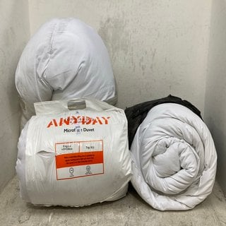 Lot 1041  
            Marchington SR12 - Parcel Delivery Only 

                
3 X ASSORTED JOHN LEWIS & PARTNERS DUVETS TO INCLUDE ANYDAY MICROFIBRE KINGSIZE D...