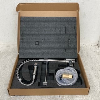 Lot 1043  
            Marchington SR12 - Parcel Delivery Only 

                
MODERN KITCHEN MIXER TAP IN BLACK: LOCATION - D12