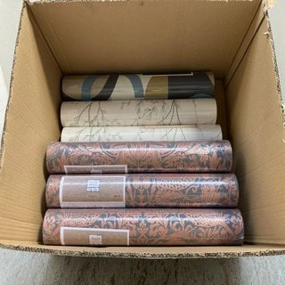 Lot 118  
            Marchington SR12 - Parcel Delivery Only 

                
QTY OF ASSORTED PATTERN WALLPAPER TO INCLUDE LAURA ASHLEY PUSSY WILLOW SAGE GREEN...