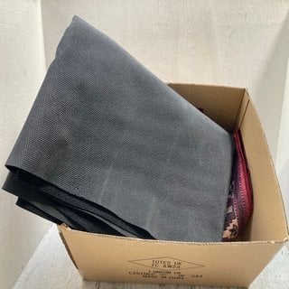 Lot 119  
            Marchington SR12 - Parcel Delivery Only 

                
LARGE PATTERN RUG IN RED TO INCLUDE NON-SLIP BACKING PAD: LOCATION - A1