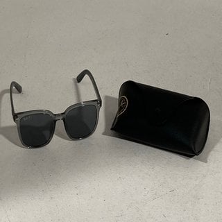 Lot 12  
            Marchington SR12 - Parcel Delivery Only 

                
RAY-BAN RB4401D POLISHED TRANSPARENT GREY & DARK GREY - ORIGINAL RRP £158: LOCATI...