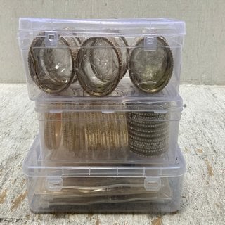 Lot 131  
            Marchington SR12 - Parcel Delivery Only 

                
3 X BOXES OF ASSORTED JEWELLERY TO INCLUDE 1 X BOX OF ASSORTED GOLD BANGLES: LOCA...