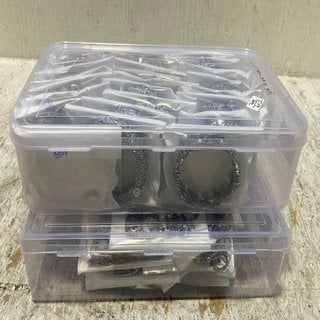 Lot 132  
            Marchington SR12 - Parcel Delivery Only 

                
2 X BOXES OF ASSORTED JEWELLERY TO INCLUDE 1 X BOX OF ASSORTED SILVER NECKLACES: ...