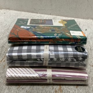 Lot 135  
            Marchington SR12 - Parcel Delivery Only 

                
3 X ASSORTED DUVET COVER SET TO INCLUDE FURN. HOME + STYLE FOREST FAUNA DUVET SIN...