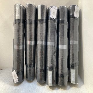 Lot 151  
            Marchington SR12 - Parcel Delivery Only 

                
6 X PINEAPPLE BADGE YOGA MAT ONE SIZE IN BLACK: LOCATION - AR3