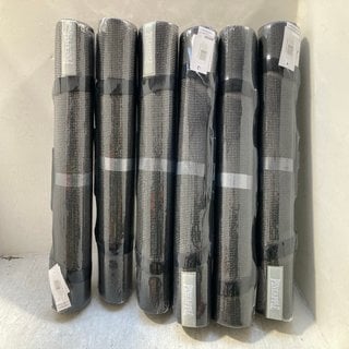 Lot 153  
            Marchington SR12 - Parcel Delivery Only 

                
6 X PINEAPPLE BADGE YOGA MAT ONE SIZE IN BLACK: LOCATION - AR3