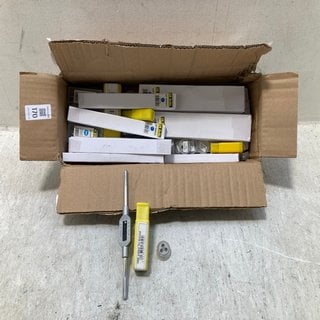 Lot 170  
            Marchington SR12 - Parcel Delivery Only 

                
BOX OF ASSORTED DRILL BITS TO INCLUDE UK DRILLS TAP SET M6 3PCS: LOCATION - AR4