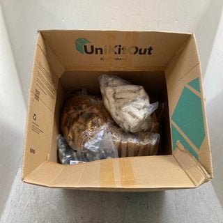 Lot 200  
            Marchington SR12 - Parcel Delivery Only 

                
QTY OF ASSORTED DOG TREAT ITEMS TO INCLUDE PADDOCK FARM 1KG BAG FISH DONUT DOG TR...