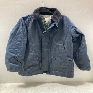 Lot 207  
            Marchington SR12 - Parcel Delivery Only 

                
BARBOUR BEACON LINGMELL WAX JACKET IN NAVY BLUE, UK SIZE M, ORIGINAL RRP: £222.00...