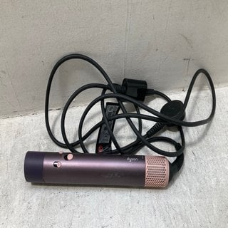 Lot 209  
            Marchington SR12 - Parcel Delivery Only 

                
DYSON HS08 MULTI-STYLER AND DRYER (INCOMPLETE): LOCATION - AR6