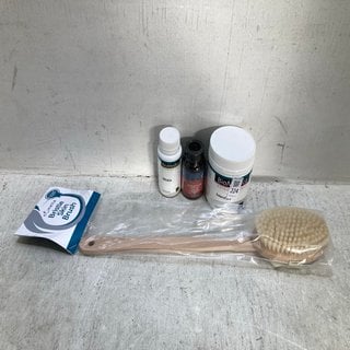 Lot 224  
            Marchington SR12 - Parcel Delivery Only 

                
QTY OF ASSORTED FITNESS SUPPLEMENTS TO INCLUDE TERRA NOVA DIGESTIVE ENZYME COMPLE...