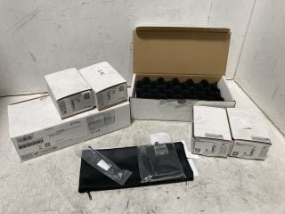 Lot 271  
            Marchington SR12 - Parcel Delivery Only 

                
QTY OF ASSORTED ITEMS TO INCLUDE SHURE LOBAR MINI-SHOTGUN MICROFLEX CARTRIDGE IN ...