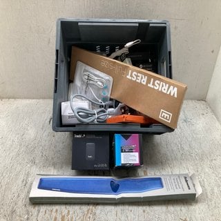 Lot 287  
            Marchington SR12 - Parcel Delivery Only 

                
QTY OF ASSORTED ITEMS TO INCLUDE FULL SIZE WRIST REST: LOCATION - AR10