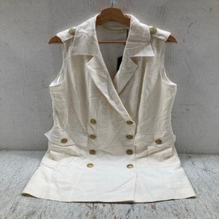 Lot 290  
            Marchington SR12 - Parcel Delivery Only 

                
WOMENS HOLLAND COOPER CHELSEA LINEN DRESS IN OYSTER - UK SIZE: 16 - ORIGINAL RRP:...