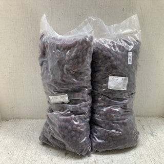 Lot 294  
            Marchington SR12 - Parcel Delivery Only 

                
2 X BAGS OF SQUID BAIT 20MM PELLETS 10KG - BB: 05/27: LOCATION - AR10