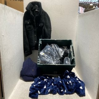 Lot 301  
            Marchington SR12 - Parcel Delivery Only 

                
QTY OF ASSORTED CLOTHING ITEMS TO INCLUDE FLUFFY PYJAMAS IN BLUE WITH WHITE HEART...