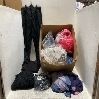 Lot 308  
            Marchington SR12 - Parcel Delivery Only 

                
QTY OF ASSORTED CLOTHING ITEMS TO INCLUDE WOMENS APRICOT DENIM JEANS IN BLACK - U...