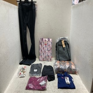 Lot 316  
            Marchington SR12 - Parcel Delivery Only 

                
QTY OF ASSORTED ITEMS TO INCLUDE MOUNTAIN WAREHOUSE ENDURANCE UV WOMENS SS TEE IN...