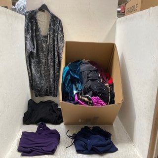 Lot 319  
            Marchington SR12 - Parcel Delivery Only 

                
QTY OF ASSORTED CLOTHING ITEMS TO INCLUDE D&CO JACKET IN BLACK - UK: MEDIUM: LOCA...