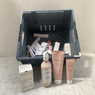 Lot 344  
            Marchington SR12 - Parcel Delivery Only 

                
QTY OF ASSORTED BEAUTY ITEMS TO INCLUDE GATINEAU COLLAGEN EXPERT PHYTO RADIANCE C...