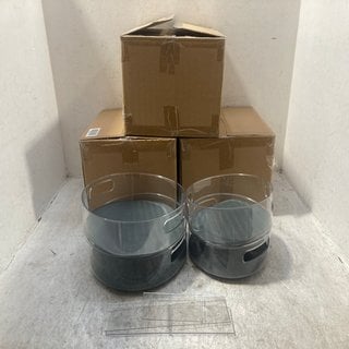 Lot 350  
            Marchington SR12 - Parcel Delivery Only 

                
QTY OF ASSORTED ITEMS TO INCLUDE COOKS ESSENTIAL LAZY SUSAN: LOCATION - AR13