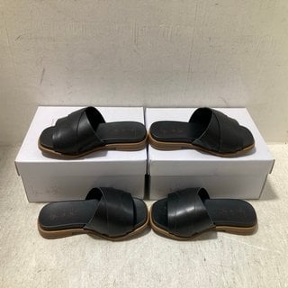 Lot 363  
            Marchington SR12 - Parcel Delivery Only 

                
2 X HEU DE LIFI LEATHER SANDALS IN BLACK - UK SIZE: 8: LOCATION - AR14