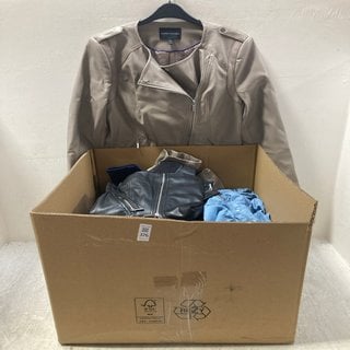 Lot 376  
            Marchington SR12 - Parcel Delivery Only 

                
QTY OF ASSORTED CLOTHING ITEMS TO INCLUDE WOMENS BRENDA EDWARDS JACKET IN GREY - ...