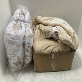 Lot 391  
            Marchington SR12 - Parcel Delivery Only 

                
QTY OF ASSORTED ITEMS TO INCLUDE COZEE HOME TUFTED AND VELVET SOFT BEDSPREAD IN B...
