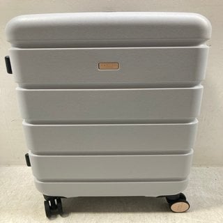 Lot 392  
            Marchington SR12 - Parcel Delivery Only 

                
RADLEY LEXINGTON 4 WHEEL MEDIUM SUITCASE IN MIST: LOCATION - AR15