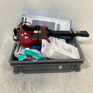 Lot 427  
            Marchington SR12 - Parcel Delivery Only 

                
QTY OF ASSORTED ITEMS TO INCLUDE LOGITECH COMBO TOUCH DETACHABLE KEYBOARD CASE WI...