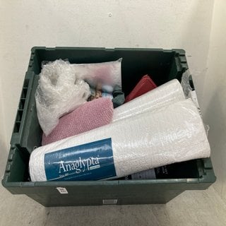 Lot 441  
            Marchington SR12 - Parcel Delivery Only 

                
QTY OF ASSORTED ITEMS TO INCLUDE ANAGLYPTA ROYAl OAK WALLPAPER - BATCH NO: 018: L...