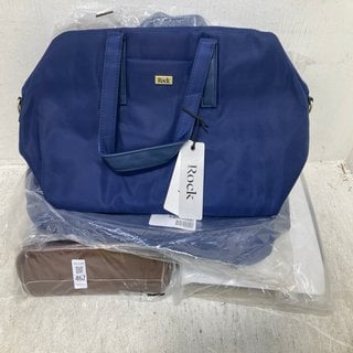 Lot 462  
            Marchington SR12 - Parcel Delivery Only 

                
4 X ASSORTED HANDBAGS TO INCLUDE ASHWOOD MULTI-WAY HANDBAG IN CHOCOLATE: LOCATION...