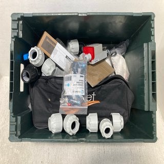 Lot 471  
            Marchington SR12 - Parcel Delivery Only 

                
QTY OF ASSORTED DIY ITEMS TO INCLUDE RELIANCE 22MM LEVER ARM BALL VALVE: LOCATION...