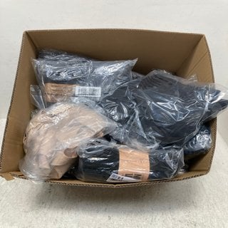 Lot 486  
            Marchington SR12 - Parcel Delivery Only 

                
QTY OF ASSORTED CLOTHING ITEMS TO INCLUDE MUK LUKS WOMENS FAUX FUR LINED LEGGINGS...