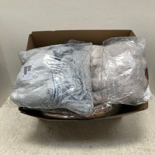 Lot 491  
            Marchington SR12 - Parcel Delivery Only 

                
QTY OF ASSORTED CLOTHING ITEMS TO INCLUDE RUTH LANGSFORD FAUX SUEDE SHACKET IN BR...