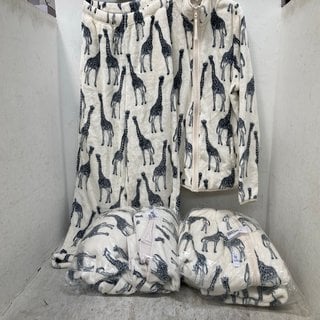 Lot 500  
            Marchington SR12 - Parcel Delivery Only 

                
3 X ZIP THROUGH LOUNGE SETS IN GIRAFFE PATTERN - UK SIZES: 10, 16 & 20: LOCATION ...