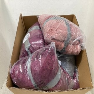 Lot 507  
            Marchington SR12 - Parcel Delivery Only 

                
QTY OF ASSORTED CLOTHING ITEMS TO INCLUDE COZEE HOME HOODED LOUNGE TOP IN BURGUND...