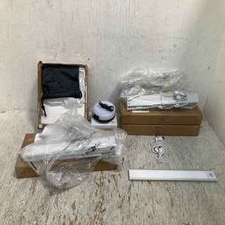 Lot 527  
            Marchington SR12 - Parcel Delivery Only 

                
QTY OF ASSORTED ITEMS TO INCLUDE S-FIXX 2 IN 1 COMPRESSOR & AIR PUMP: LOCATION - BR8