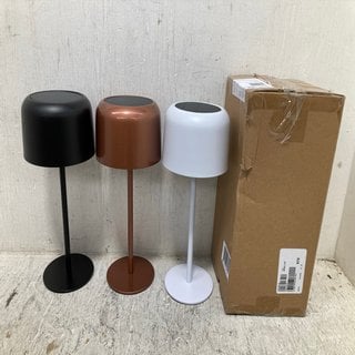 Lot 530  
            Marchington SR12 - Parcel Delivery Only 

                
4 X S-FIXX TOUCH TABLE LAMPS IN VARIOUS COLOURS TO INCLUDE WHITE: LOCATION - BR8