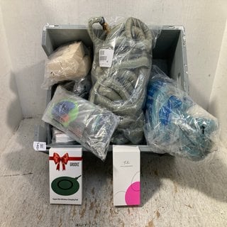 Lot 540  
            Marchington SR12 - Parcel Delivery Only 

                
QTY OF ASSORTED ITEMS TO INCLUDE TILI FACIAL CLEANSING BRUSH: LOCATION - BR8
