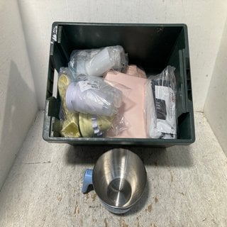 Lot 543  
            Marchington SR12 - Parcel Delivery Only 

                
QTY OF ASSORTED ITEMS TO INCLUDE S-FIXX 2 IN 1 COMPRESSOR & AIR PUMP: LOCATION - BR8