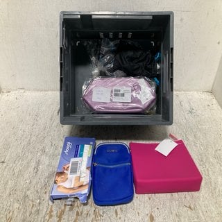 Lot 546  
            Marchington SR12 - Parcel Delivery Only 

                
QTY OF ASSORTED LADIES ACCESSORIES TO INCLUDE OSPREY LONDON SMALL POLLY PURSE IN ...