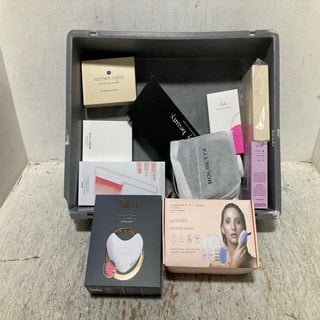 Lot 549  
            Marchington SR12 - Parcel Delivery Only 

                
QTY OF ASSORTED HEALTH AND BEAUTY ITEMS TO INCLUDE STYLEPRO ROOT RENEW RED LIGHT ...