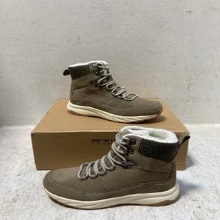 Lot 54  
            Marchington SR12 - Parcel Delivery Only 

                
WOMENS ANIMAL CAMERON WATERPROOF BOOTS IN TAUPE, UK SIZE 4.: LOCATION - A*